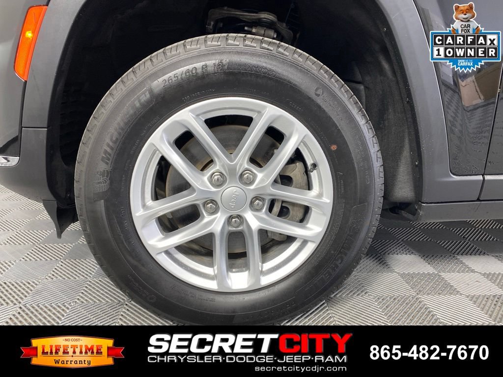 Used 2024 Jeep Grand Cherokee L Laredo AWD/4WD image 9