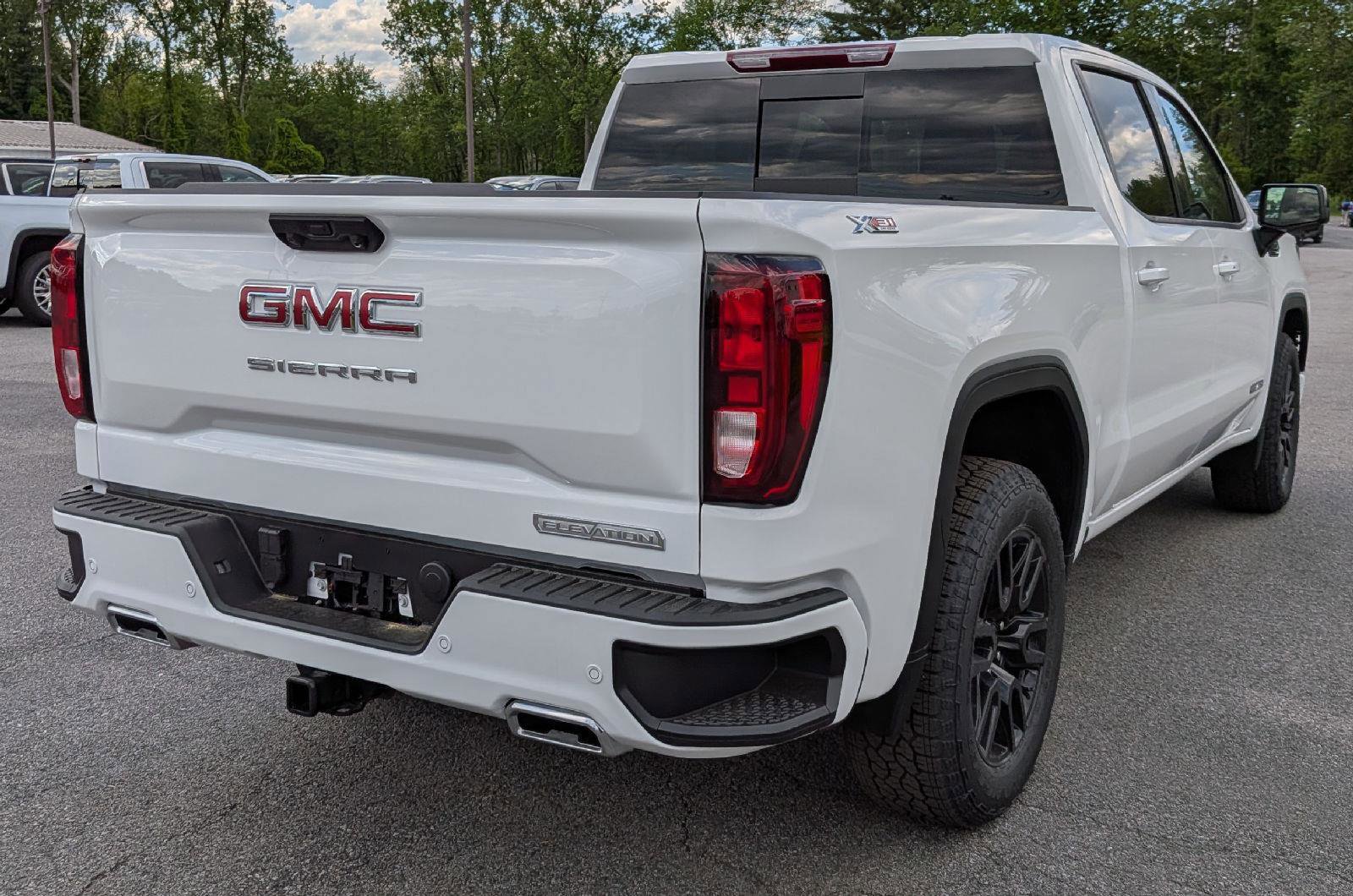 New 2026 GMC Sierra 1500 Elevation w/ Elevation Premium Package AWD/4WD image 8