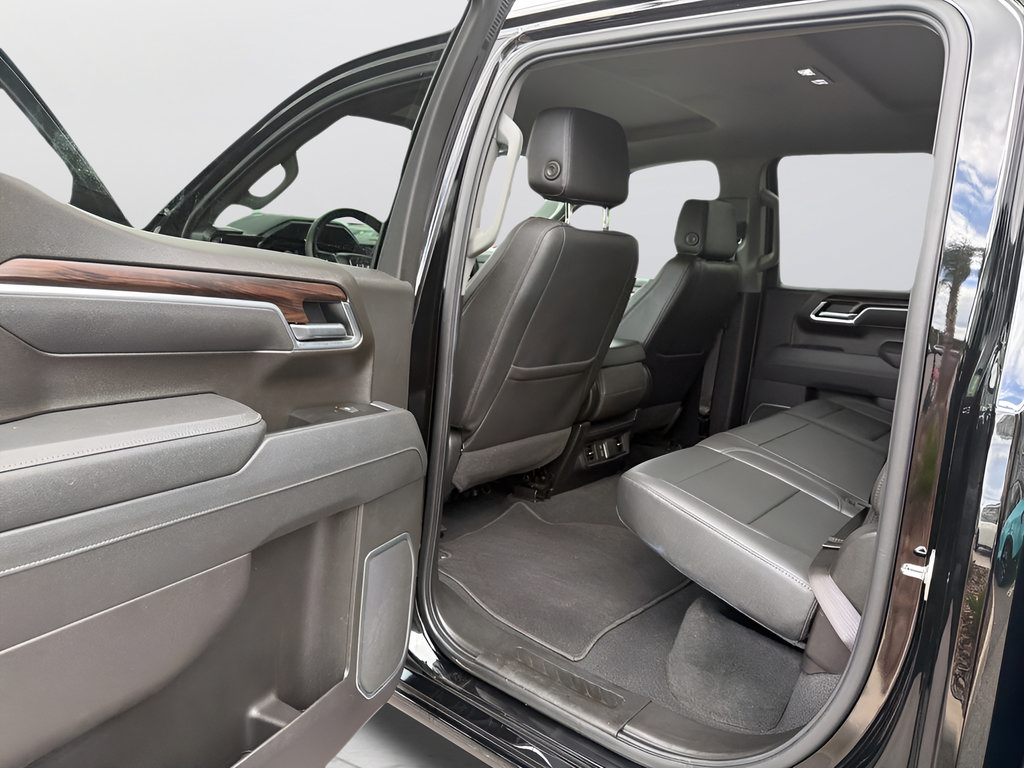 Used 2026 GMC Sierra 1500 SLT AWD/4WD image 17