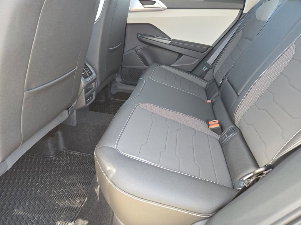 New 2026 Volkswagen Taos SE image 22