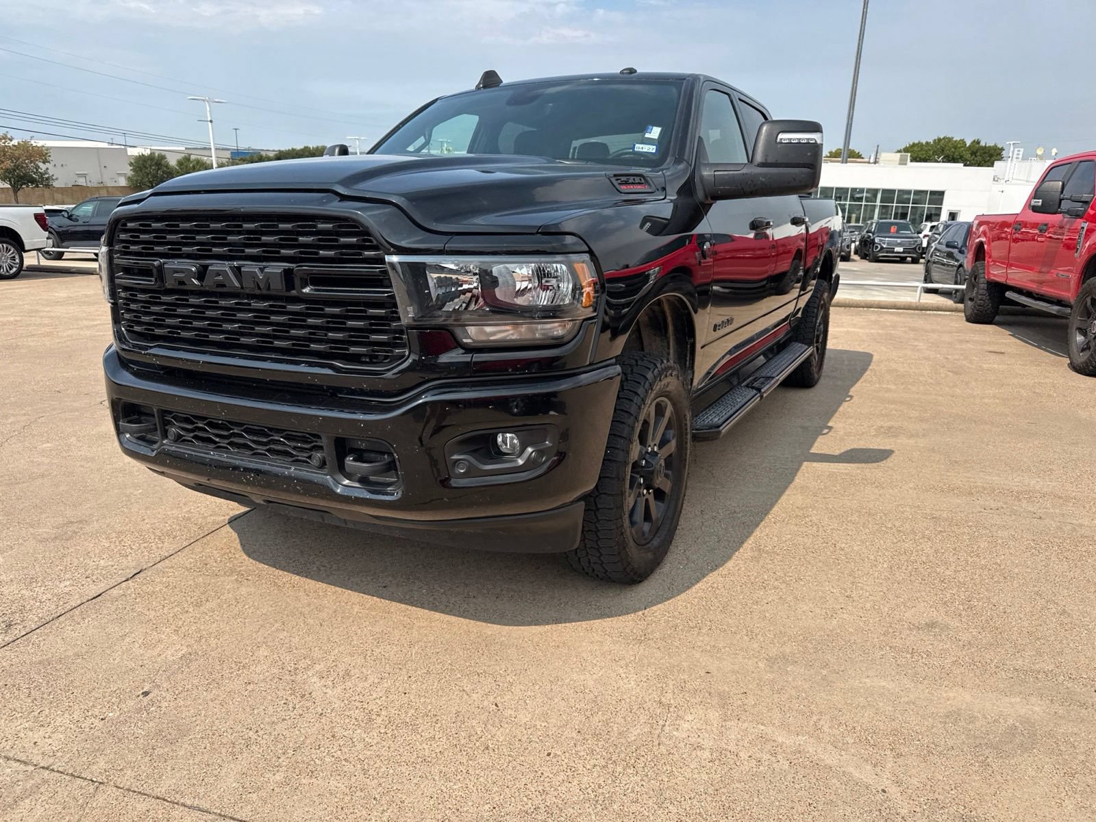 Used 2024 RAM 2500 Big Horn w/ Night Edition AWD/4WD image 3