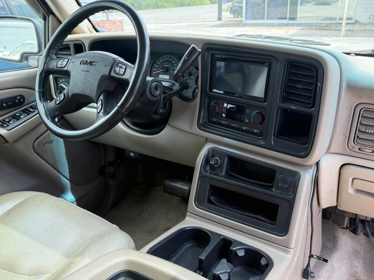 Used 2004 GMC Yukon XL SLT w/ Preferred Equipment Group RWD image 28