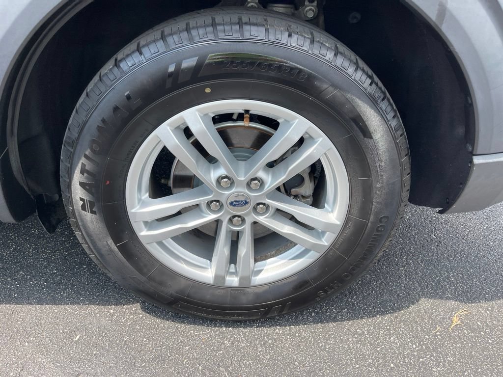 Used 2020 Ford Explorer XLT w/ Equipment Group 202A AWD/4WD image 10
