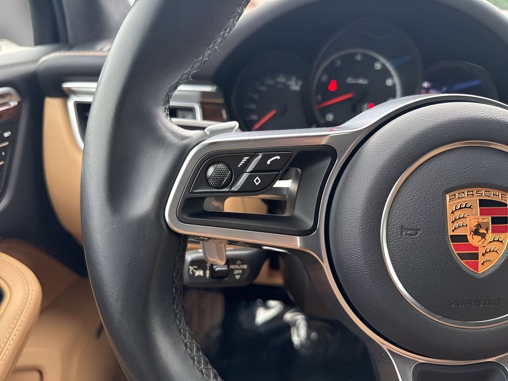 Used 2017 Porsche Macan Turbo AWD/4WD image 18