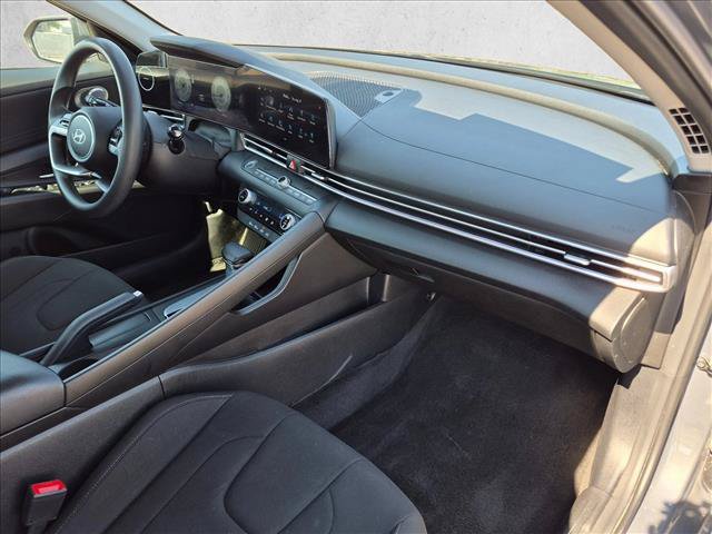 Used 2024 Hyundai Elantra SEL FWD image 21