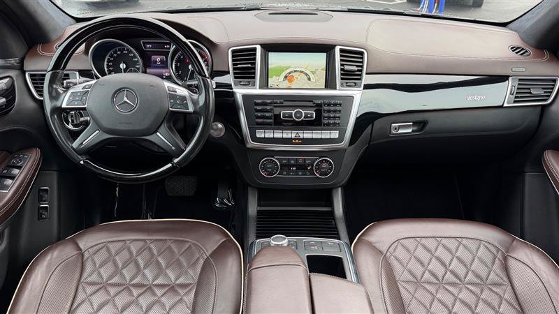 Used 2016 Mercedes-Benz GL 550 4MATIC image 17