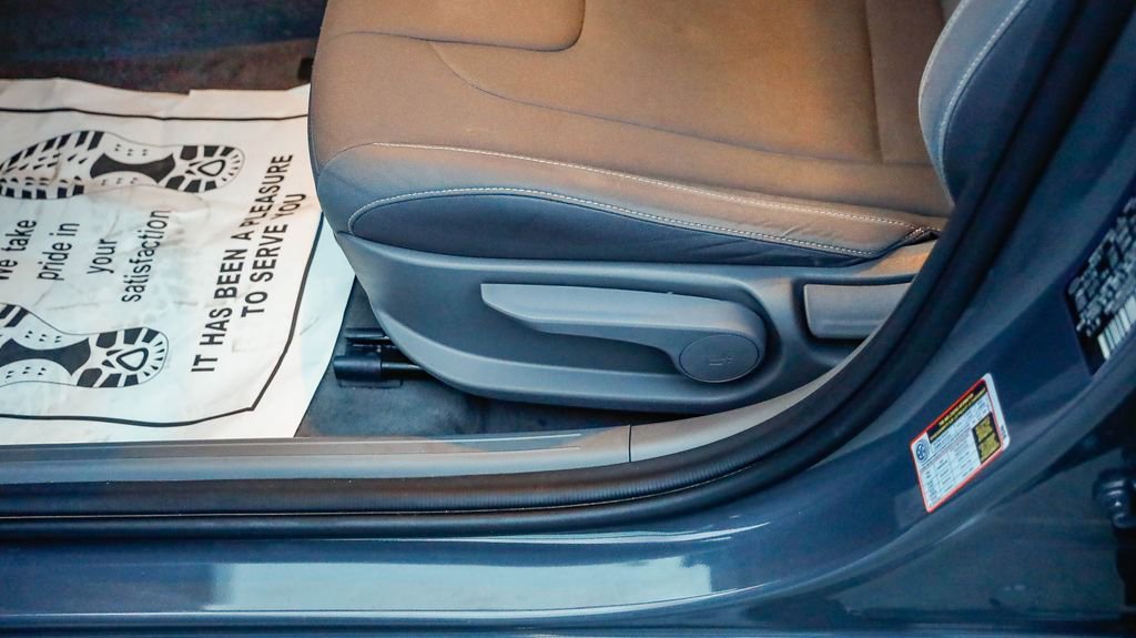 Used 2024 Hyundai Elantra SEL image 22