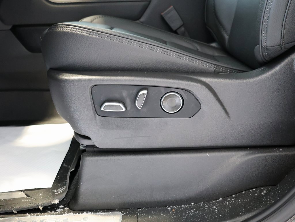 New 2026 GMC Sierra 3500 Denali w/ Denali Reserve Package image 15