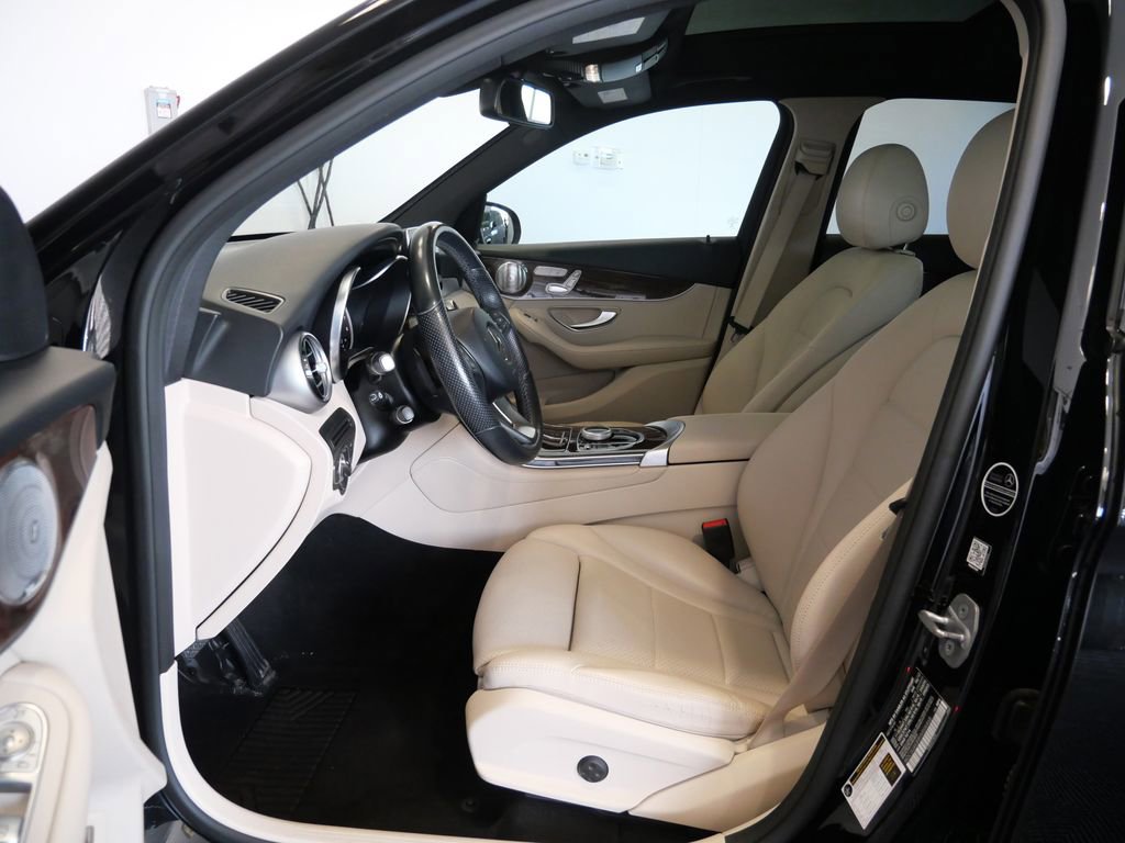 Used 2017 Mercedes-Benz GLC 300 4MATIC image 15