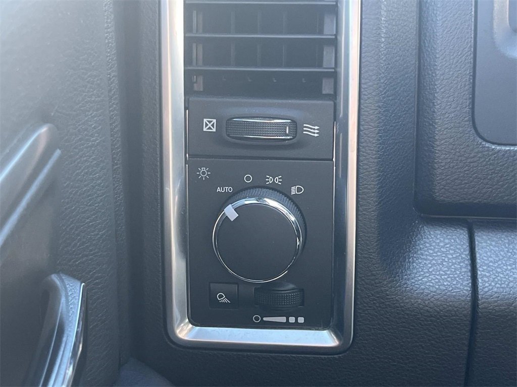 Used 2023 RAM 1500 Classic Warlock image 29