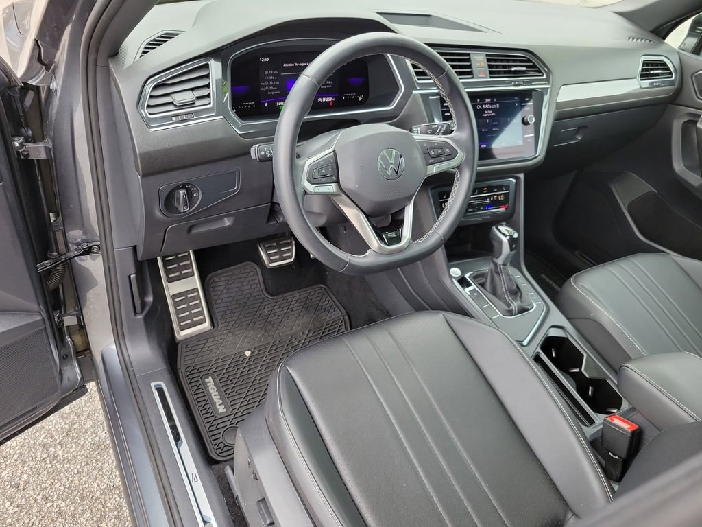 Used 2023 Volkswagen Tiguan SE R-Line FWD image 23