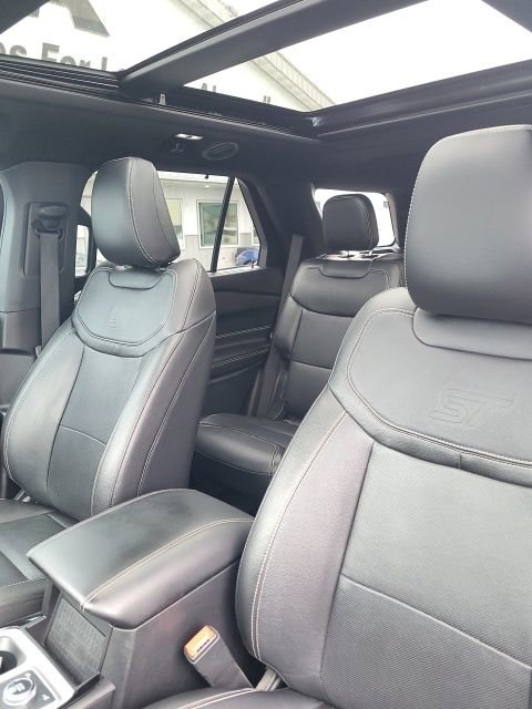 Used 2022 Ford Explorer ST w/ Premium Technology Package image 2