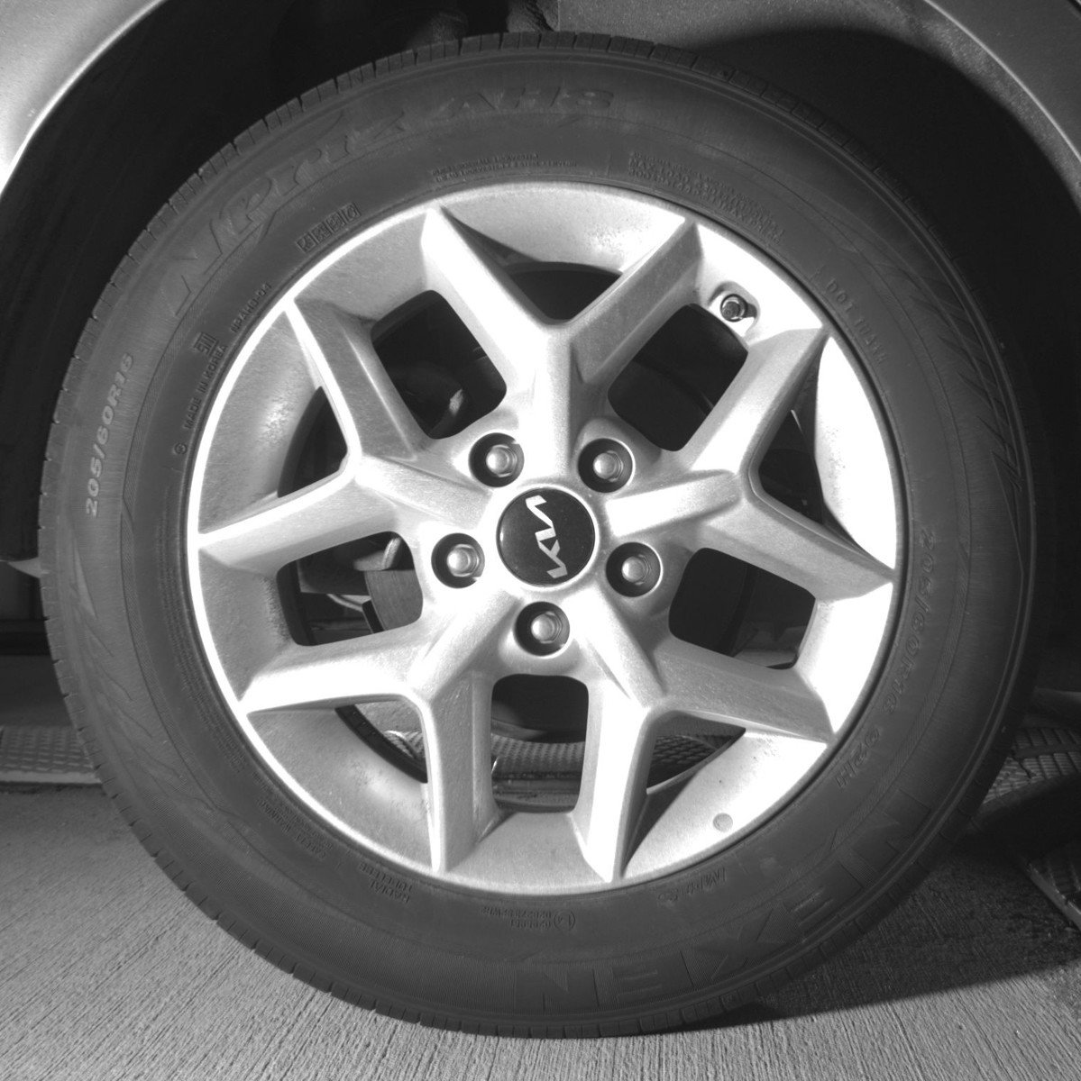 Used 2025 Kia Soul LX w/ LX Technology Package FWD image 14