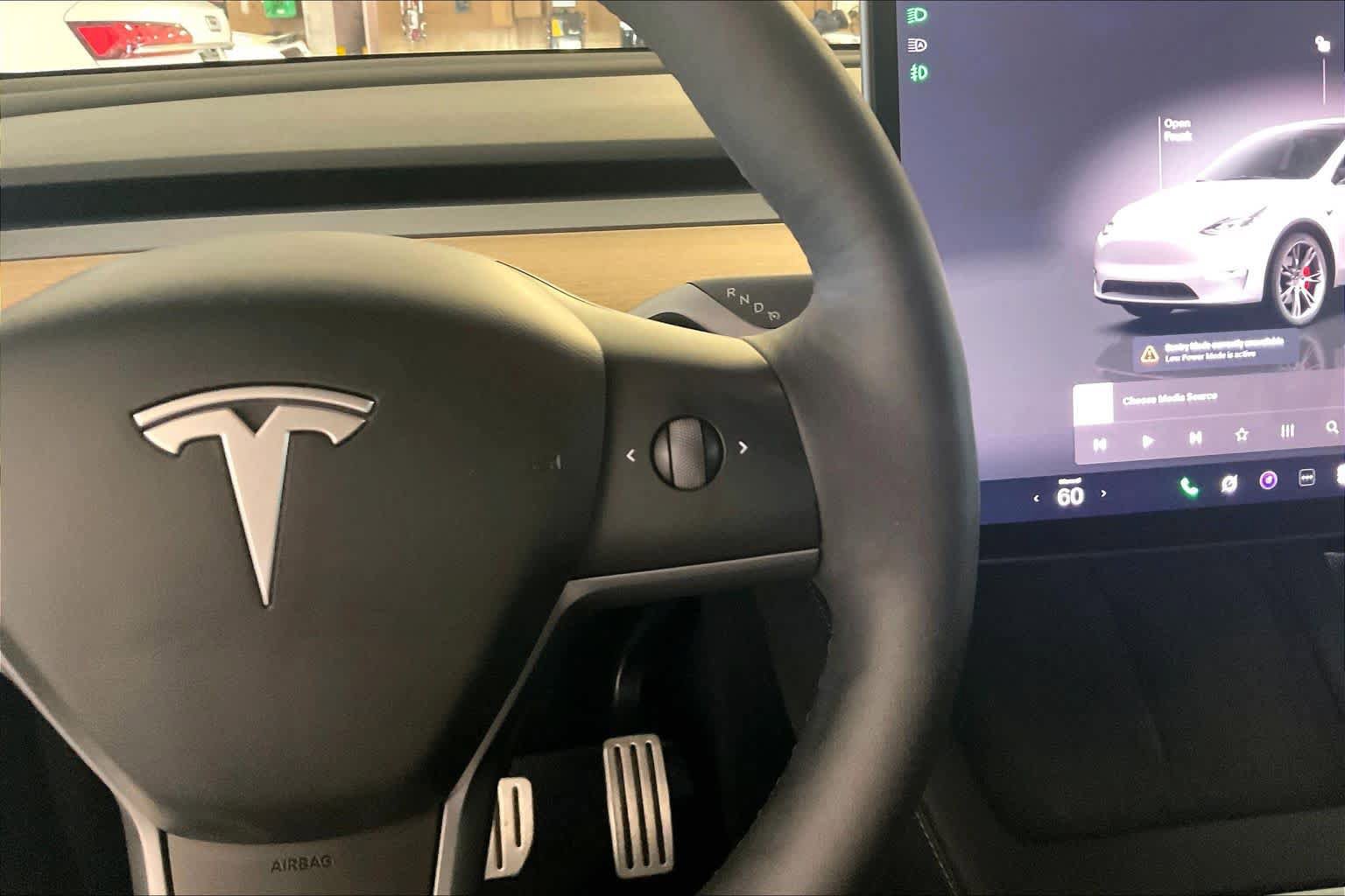 Used 2024 Tesla Model Y Performance image 21