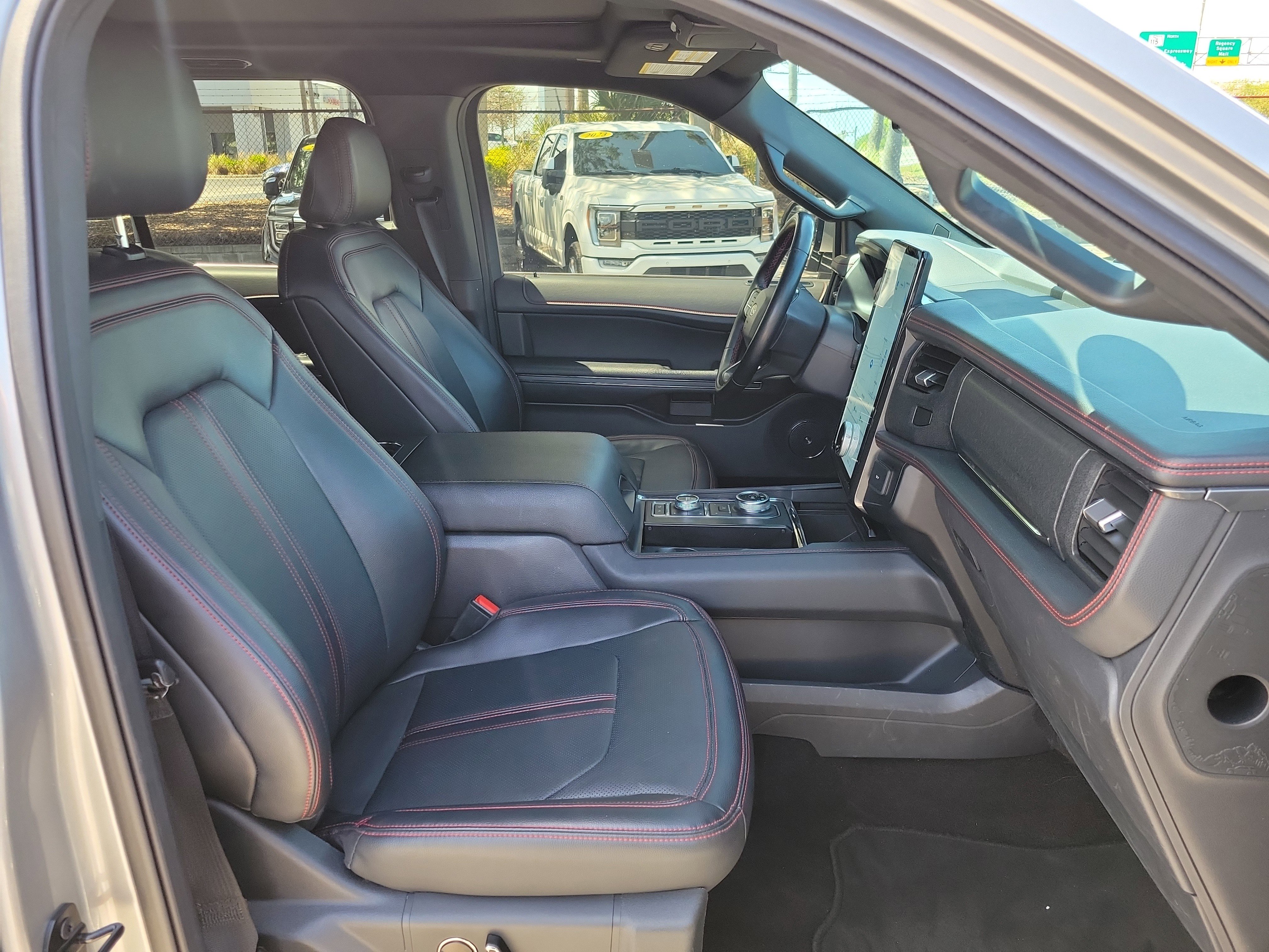 Used 2023 Ford Expedition Max Limited image 31