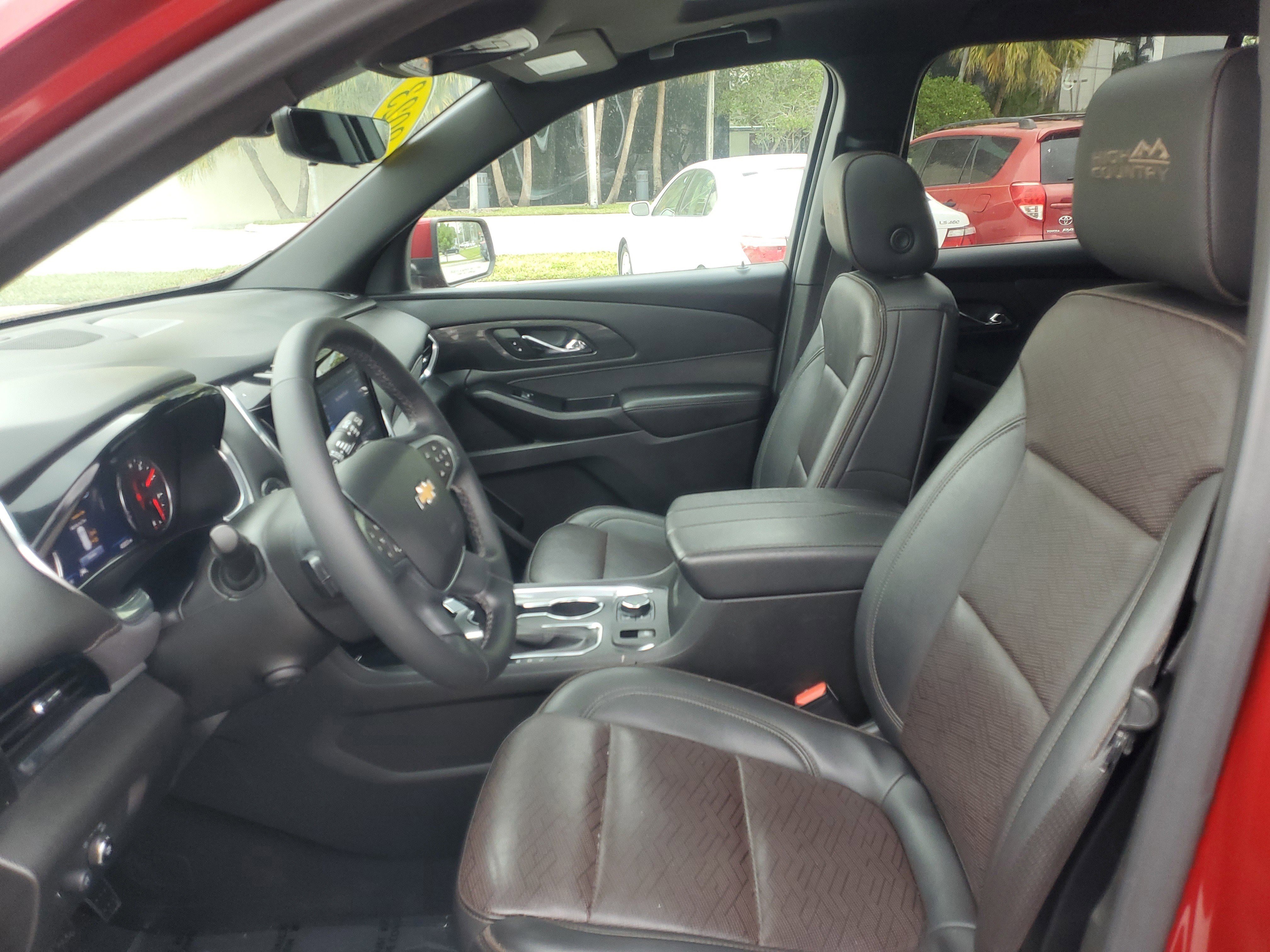 Used 2023 Chevrolet Traverse High Country image 16