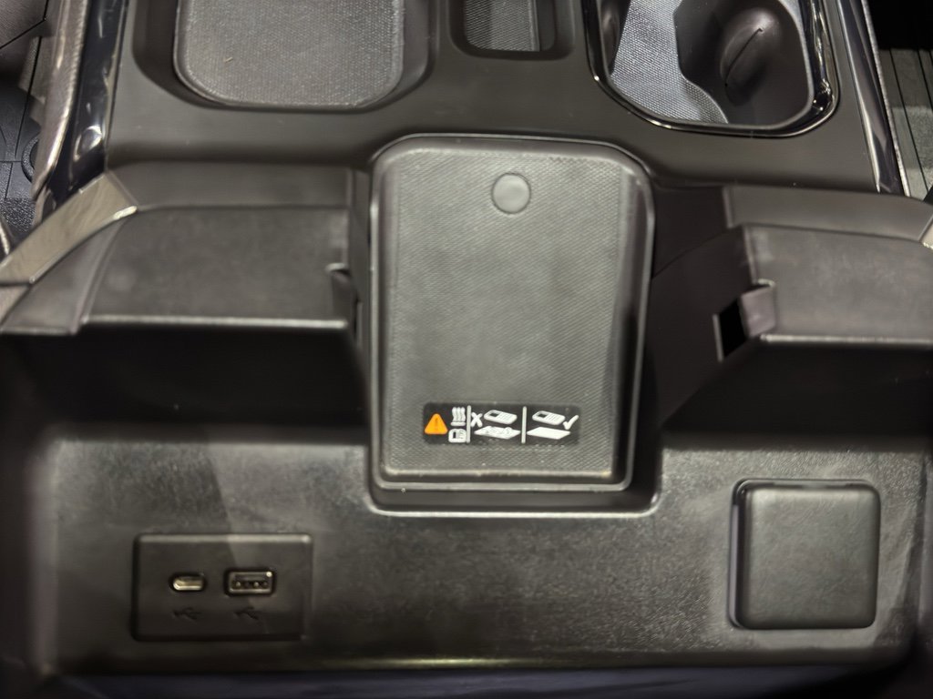Used 2023 Chevrolet Silverado 1500 ZR2 w/ Technology Package AWD/4WD image 36