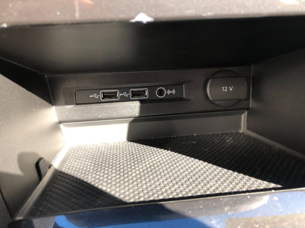 Used 2019 Volkswagen Tiguan SE w/ Panoramic Sunroof Package image 21