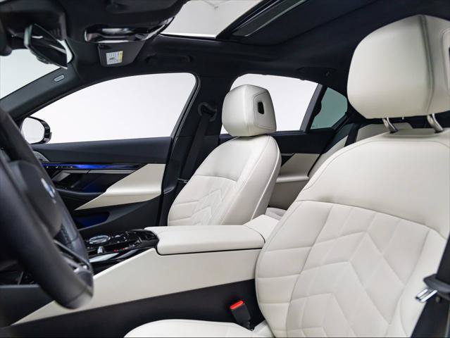 Used 2024 BMW 540i xDrive w/ Premium Package AWD/4WD image 15