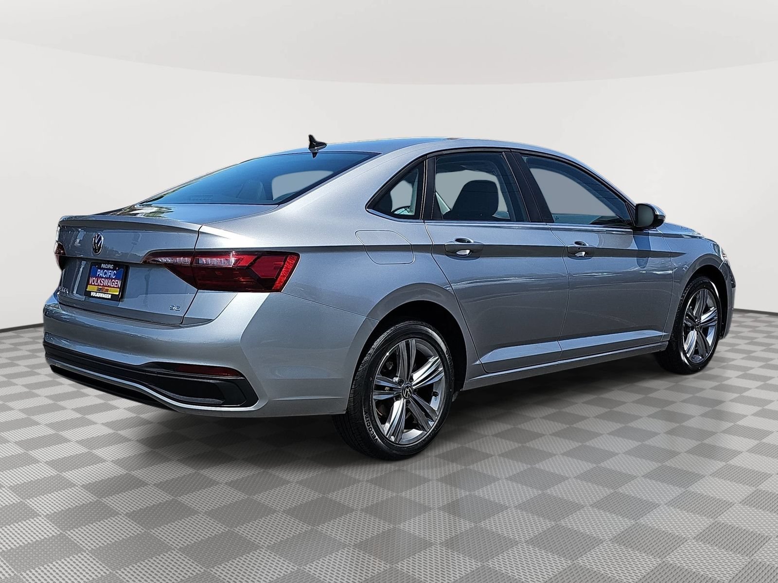 Used 2024 Volkswagen Jetta SE FWD image 5