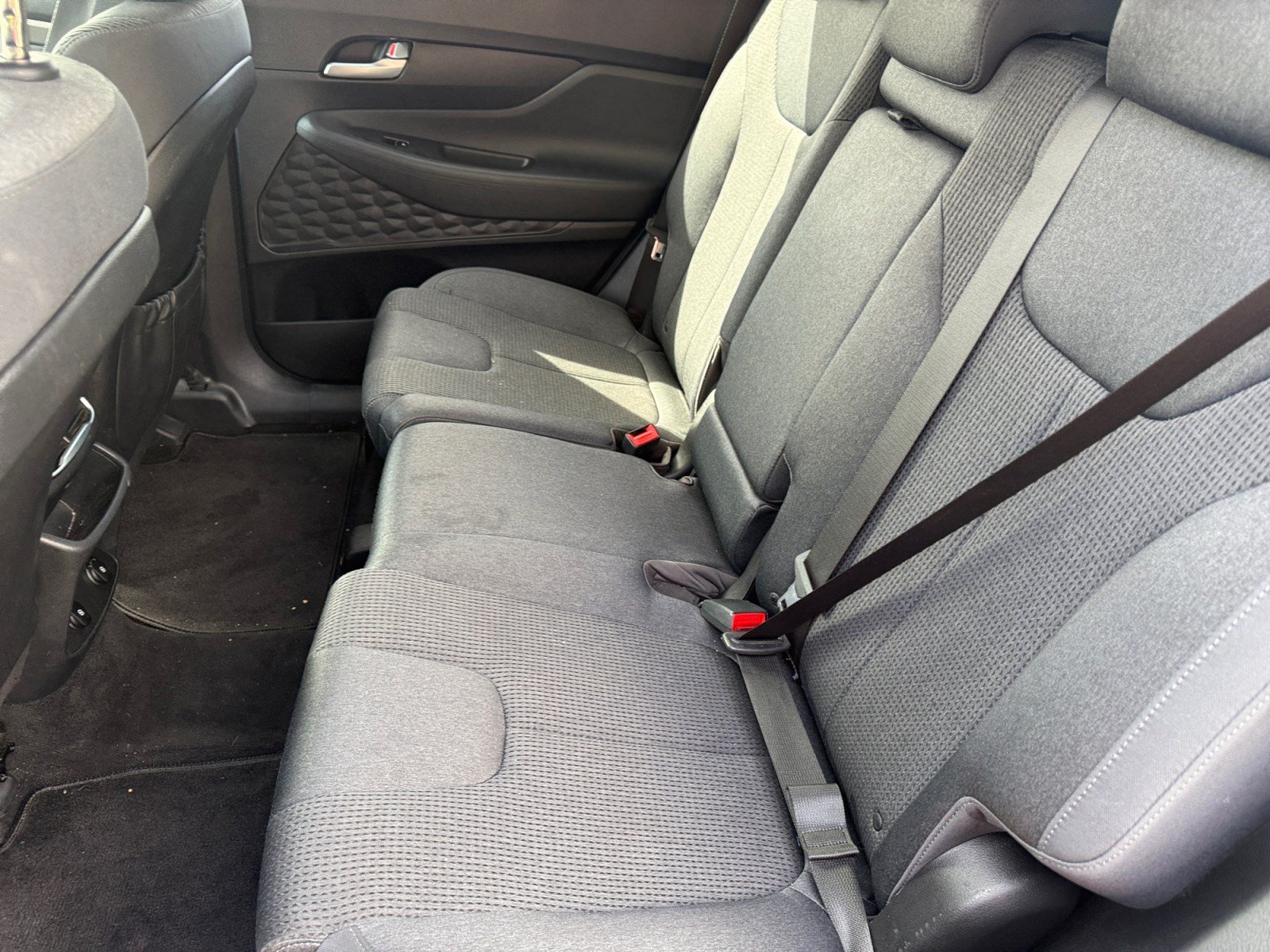 Used 2019 Hyundai Santa Fe SE AWD/4WD image 17