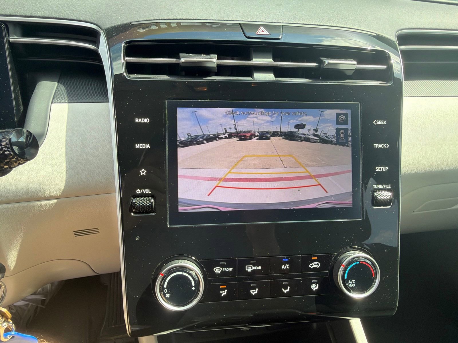 Certified 2024 Hyundai Tucson SE FWD image 11