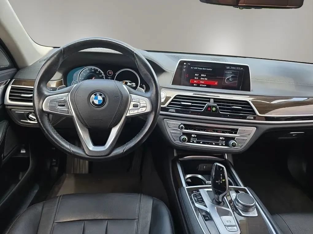 Used 2019 BMW 740i w/ Cold Weather Package RWD image 13