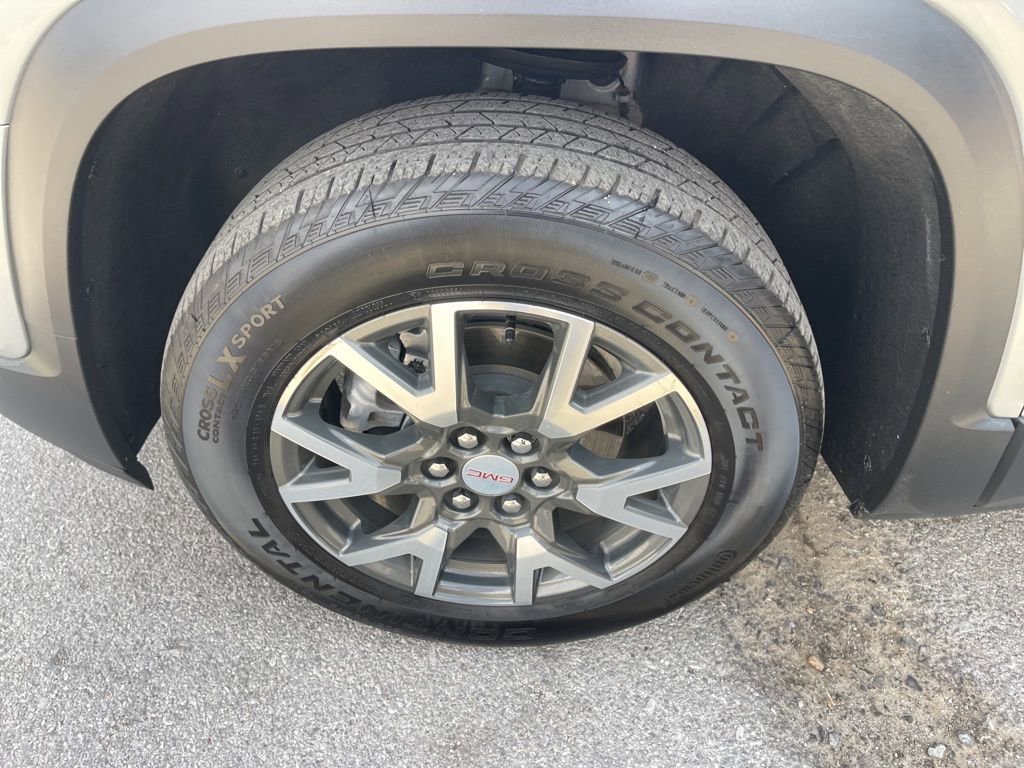 Certified 2023 GMC Acadia SLE w/ Driver Convenience Package image 9