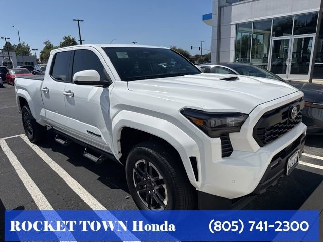 Used 2025 Toyota Tacoma TRD Sport w/ TRD Sport Upgrade Package AWD/4WD image 10