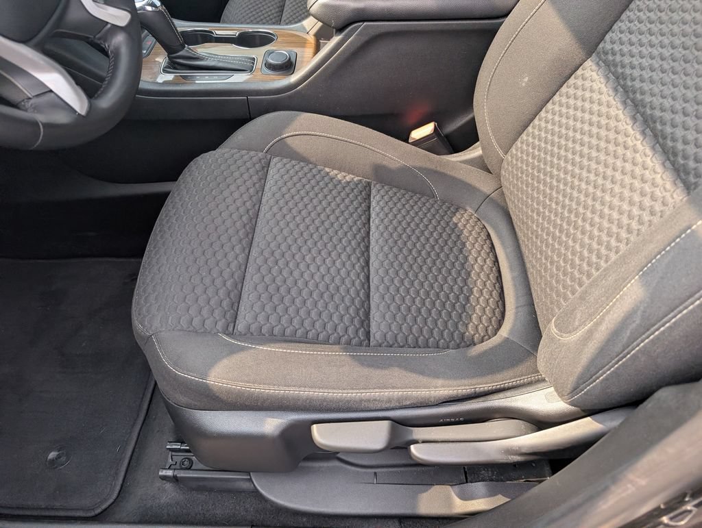 Used 2018 GMC Acadia SLE AWD/4WD image 21
