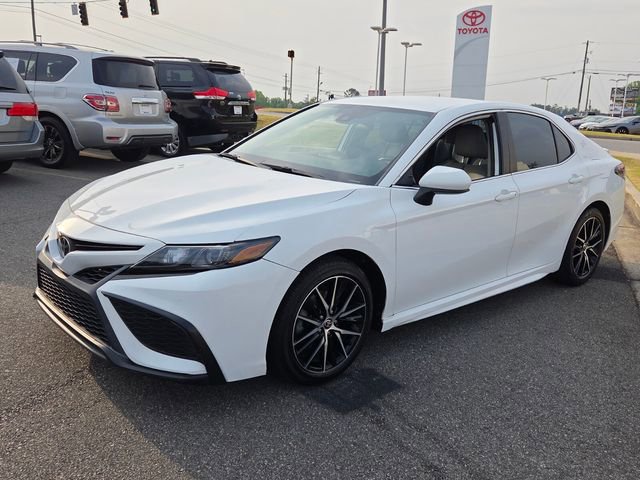 Used 2021 Toyota Camry SE FWD image 3