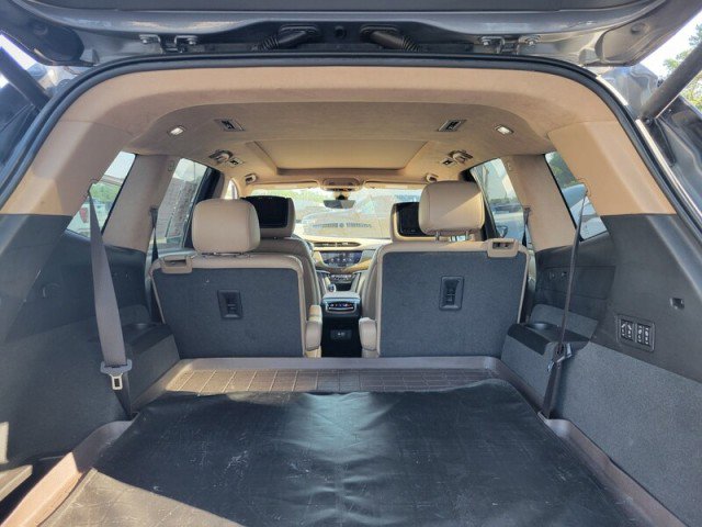 Used 2020 Cadillac XT6 Premium Luxury w/ Platinum Package FWD image 5