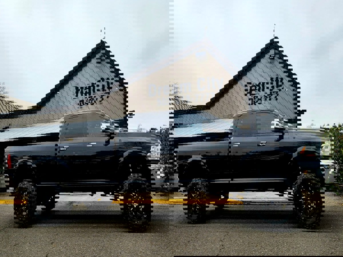 Used 2018 RAM 2500 Laramie image 2