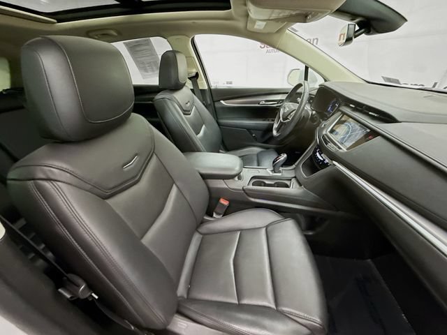 Used 2018 Cadillac XT5 Luxury w/ Driver Awareness Package FWD image 30