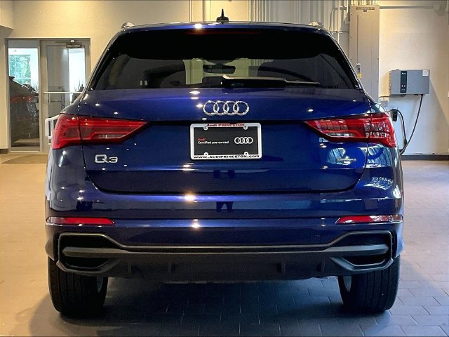 Used 2024 Audi Q3 2.0T Premium w/ Convenience Package AWD/4WD image 7