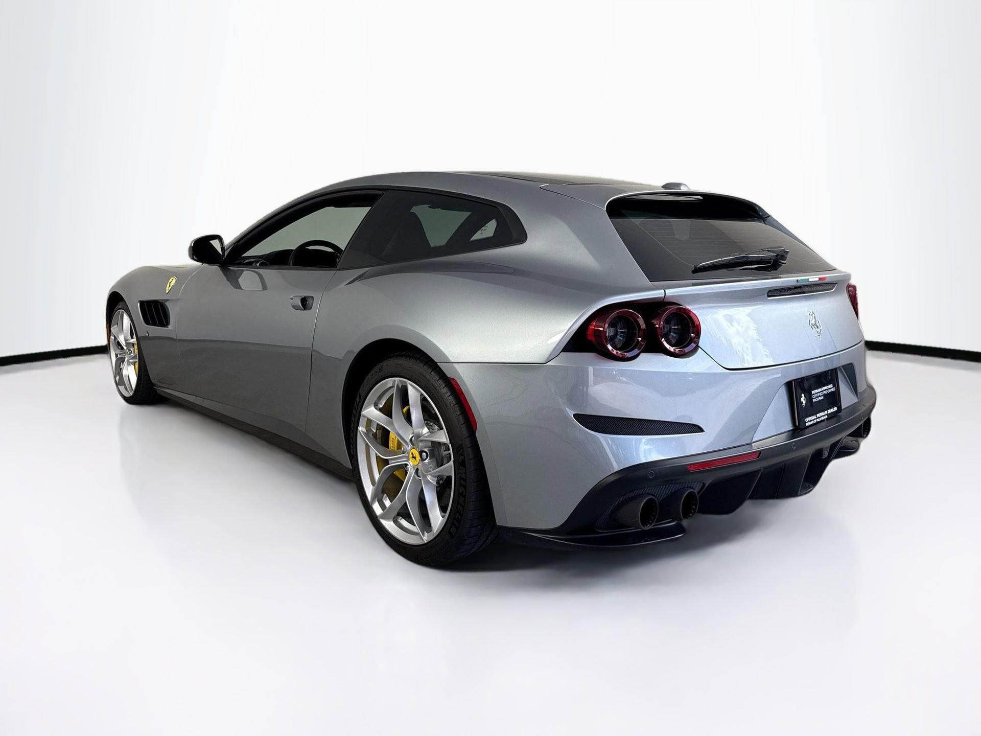 Certified 2019 Ferrari GTC4Lusso T RWD image 5