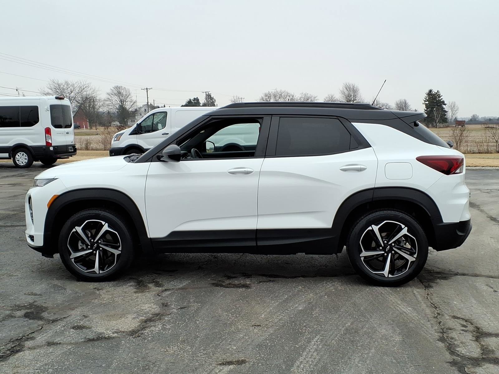 Used 2021 Chevrolet TrailBlazer RS w/ Sun and Liftgate Package image 5
