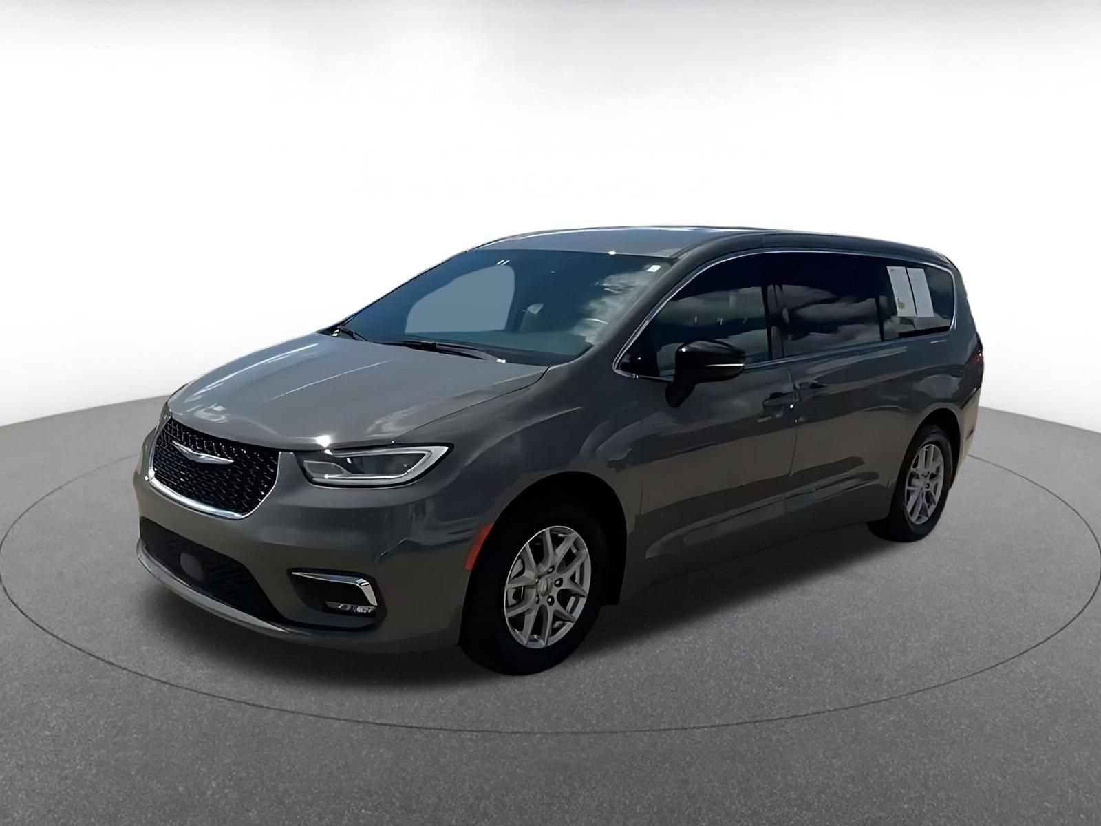 Used 2025 Chrysler Pacifica Select FWD image 6