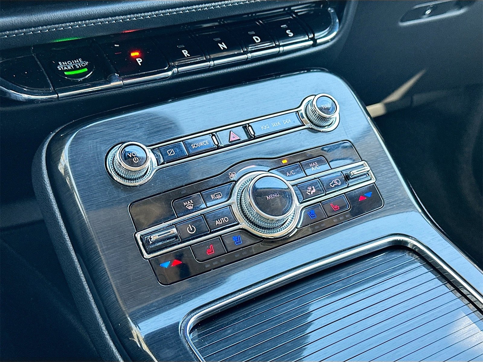 Used 2022 Lincoln Nautilus Reserve image 16