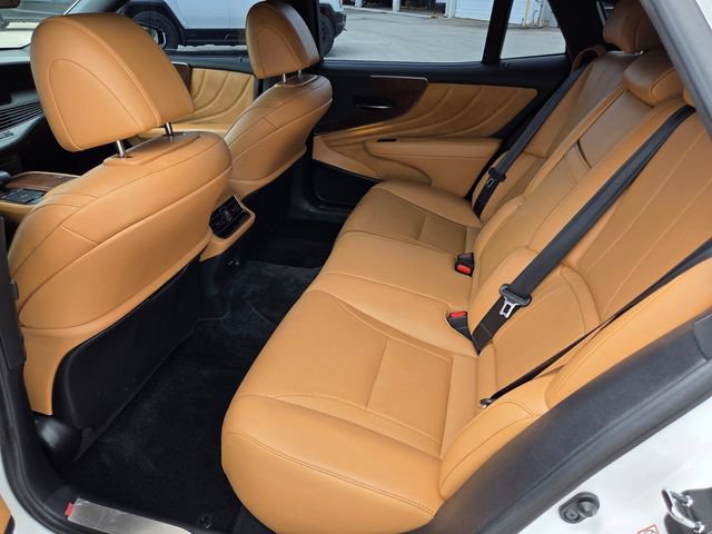 Used 2022 Lexus LS 500 w/ Accessory Package (Z1) RWD image 8