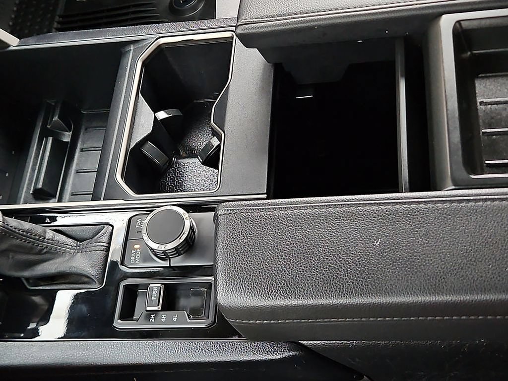 Used 2022 Toyota Tundra SR5 AWD/4WD image 16