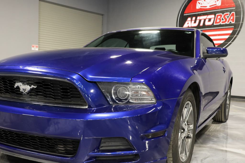 Used 2013 Ford Mustang Premium RWD image 37