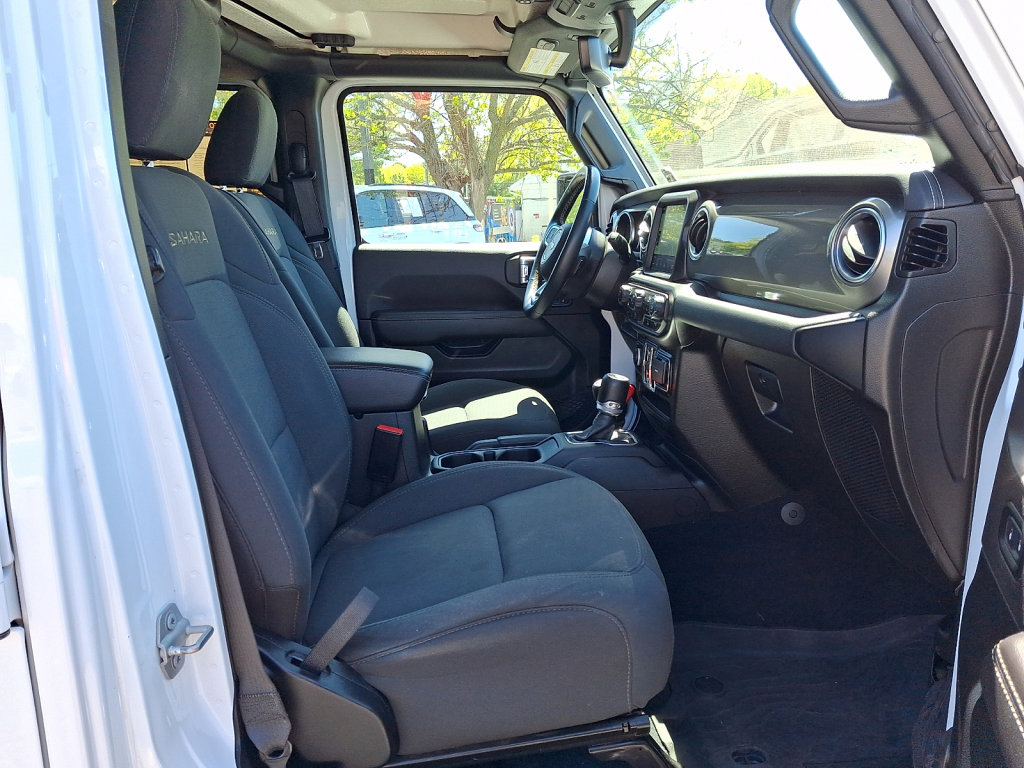 Used 2022 Jeep Wrangler Unlimited Sahara w/ Cold Weather Group AWD/4WD image 13
