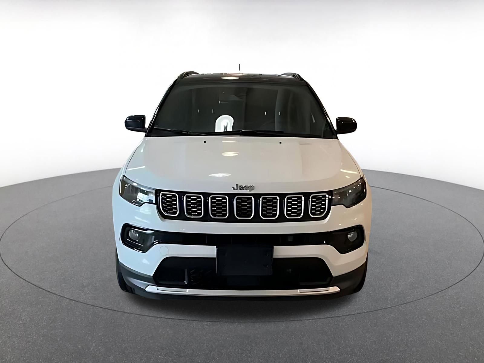 Used 2025 Jeep Compass Limited AWD/4WD image 4