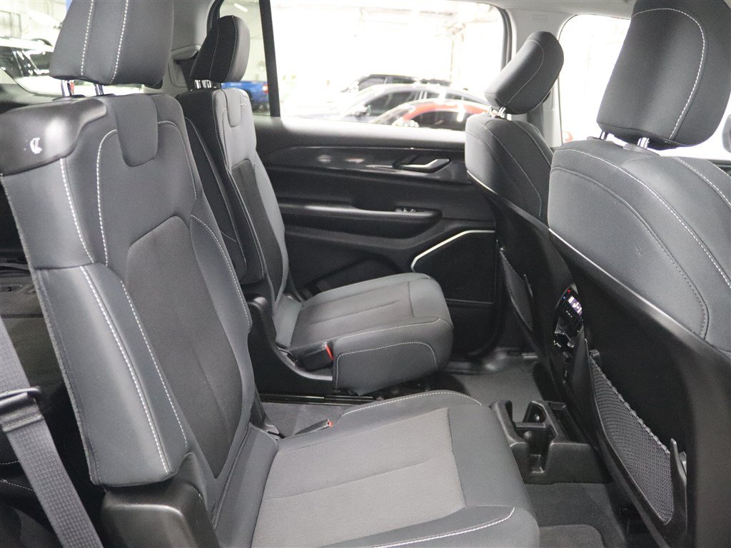 Used 2022 Jeep Grand Cherokee L Laredo w/ Luxury Tech Group I AWD/4WD image 19