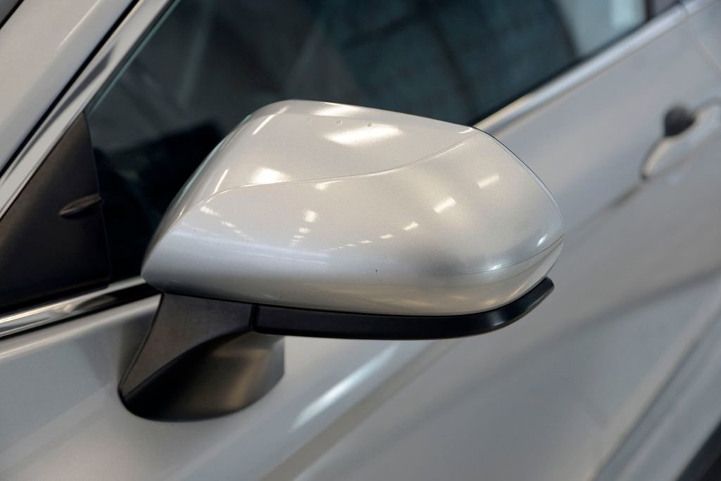 Used 2019 Toyota Camry SE image 12