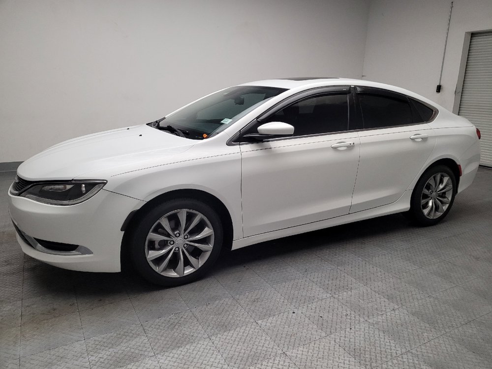Used 2015 Chrysler 200 Limited w/ Convenience Group FWD image 2