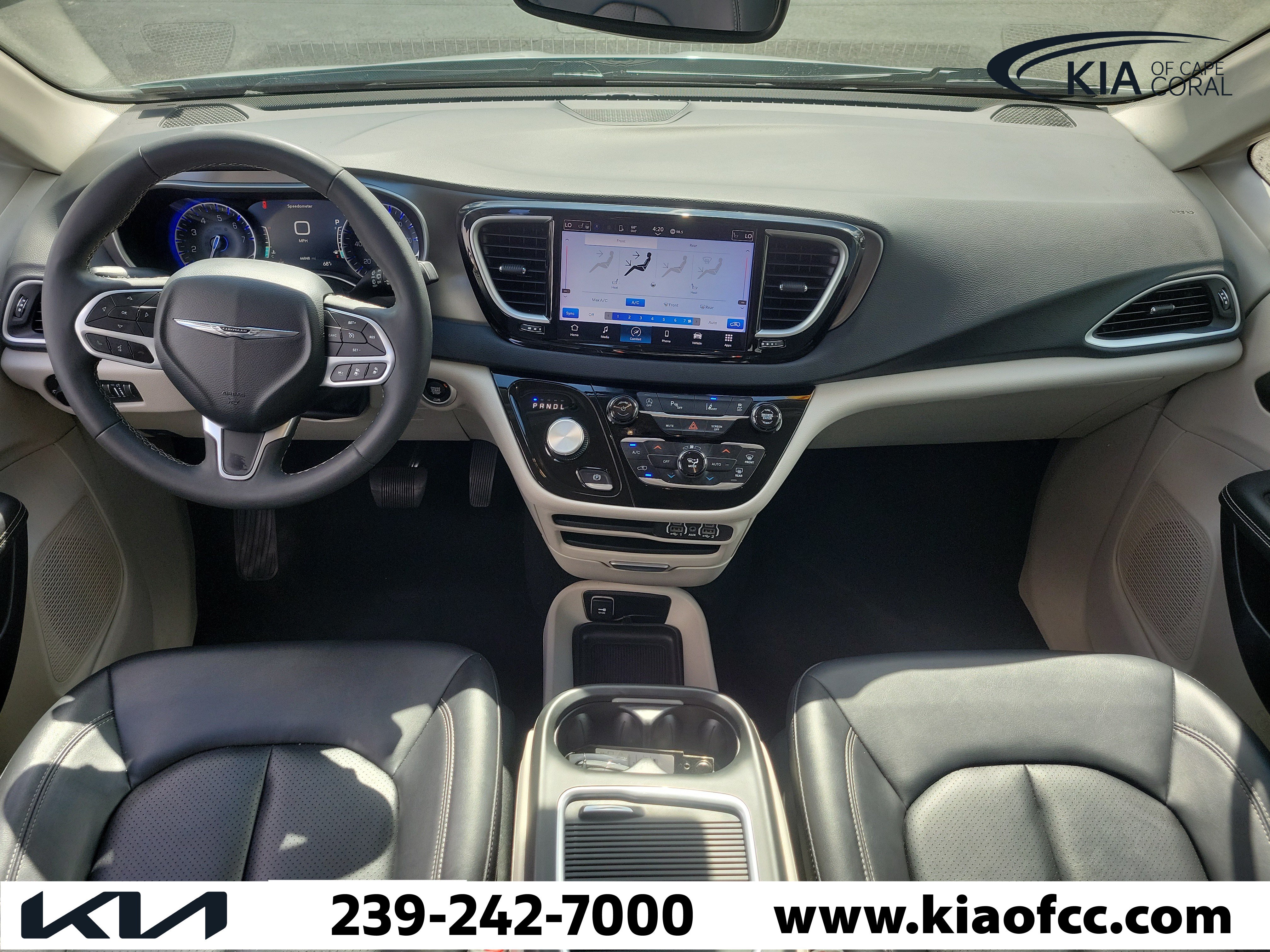 Used 2024 Chrysler Pacifica Touring-L FWD image 16