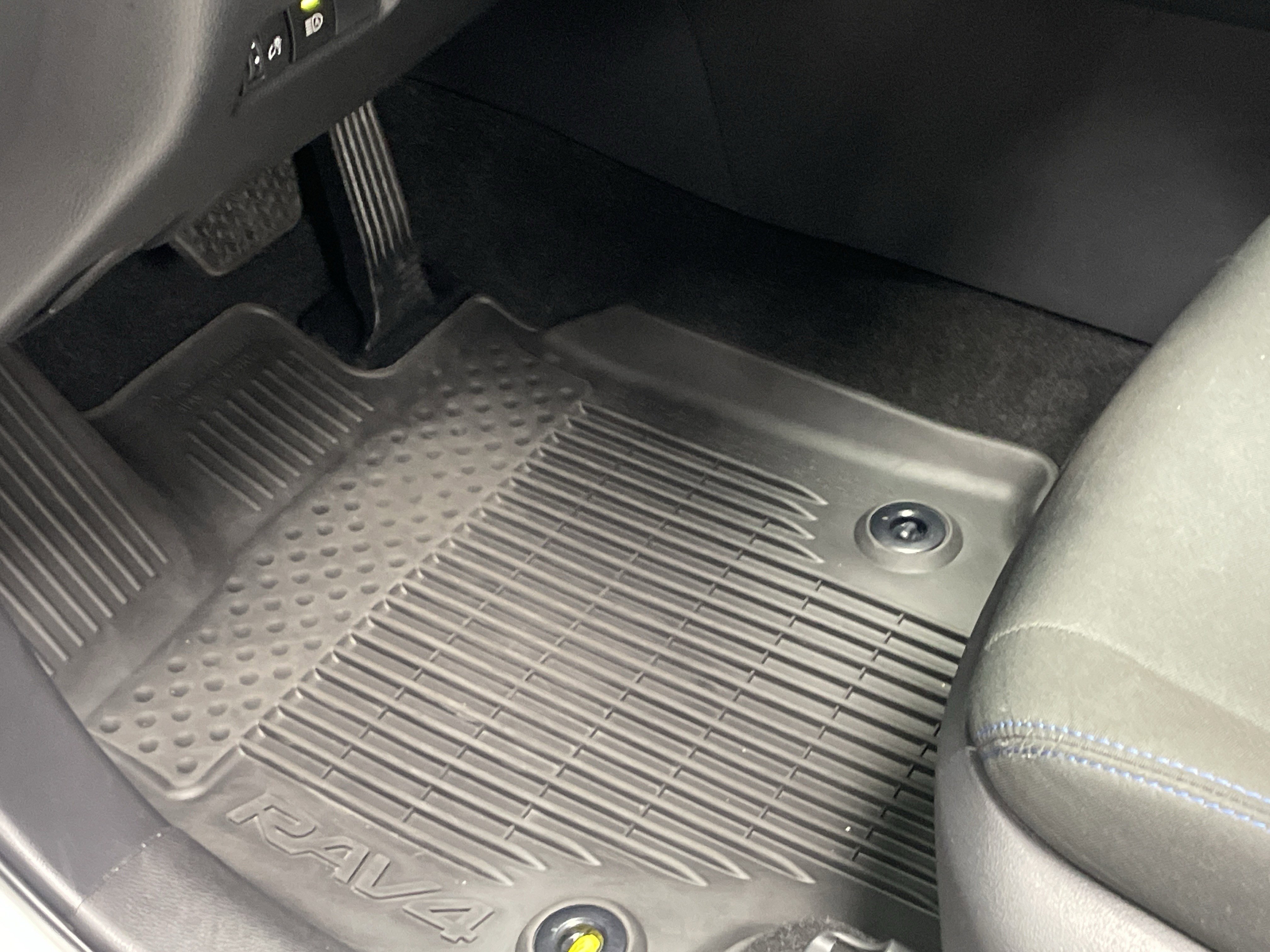 Certified 2025 Toyota RAV4 SE image 17