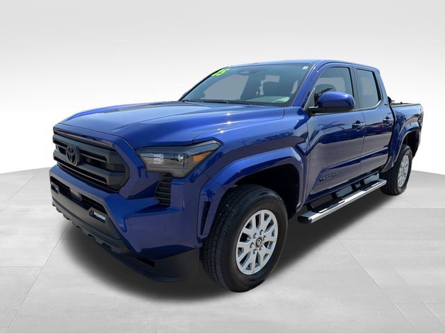 Used 2025 Toyota Tacoma SR5 AWD/4WD image 3